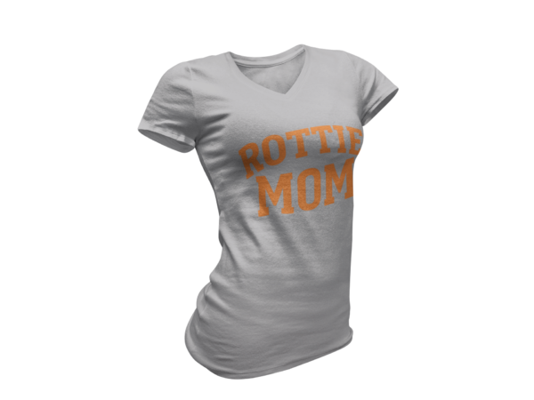 20260306051959-1f1191c1-ee0b-6f82-92c2-4ef0f11415f1.png Rottie Mom T-Shirt — Proud Rottweiler Dog Mom Tee